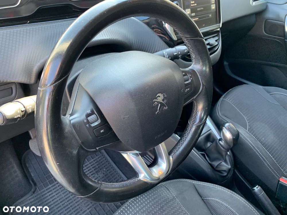 Peugeot 208 PureTech 110 Stop & Start Allure - 19