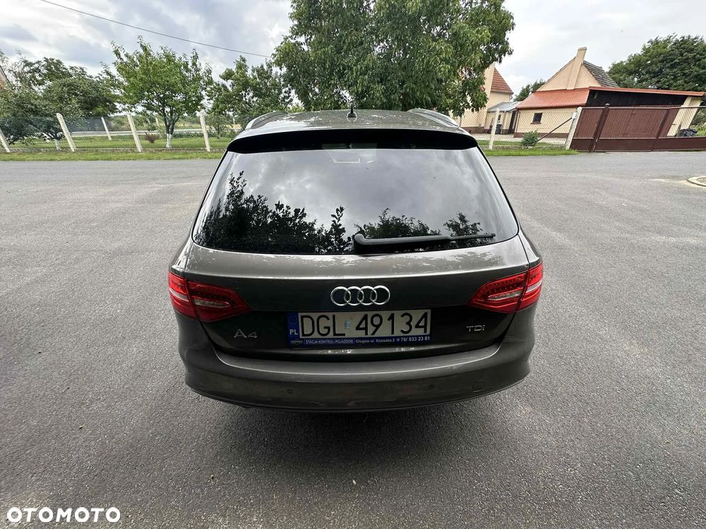 Audi A4 ver-2-0-tdi-dpf-multitronic-s-line-sportpaket - 4