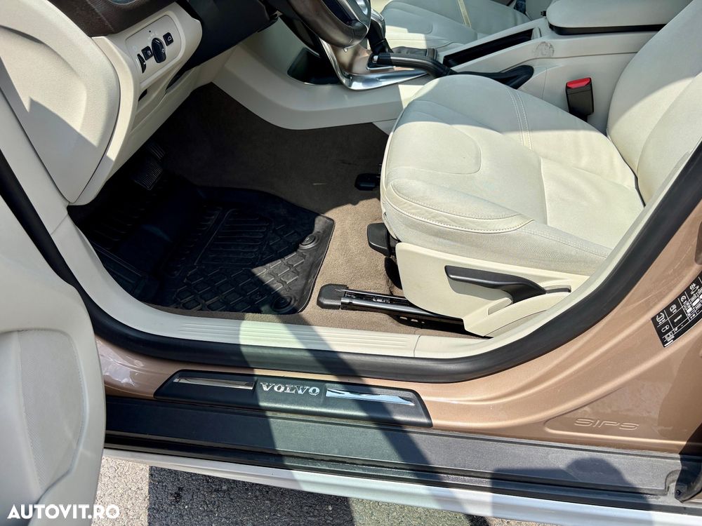 Volvo V40 D3 Aut Momentum - 9