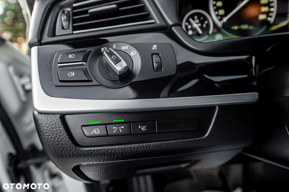 BMW Seria 5 535d xDrive Sport-Aut Modern Line - 19