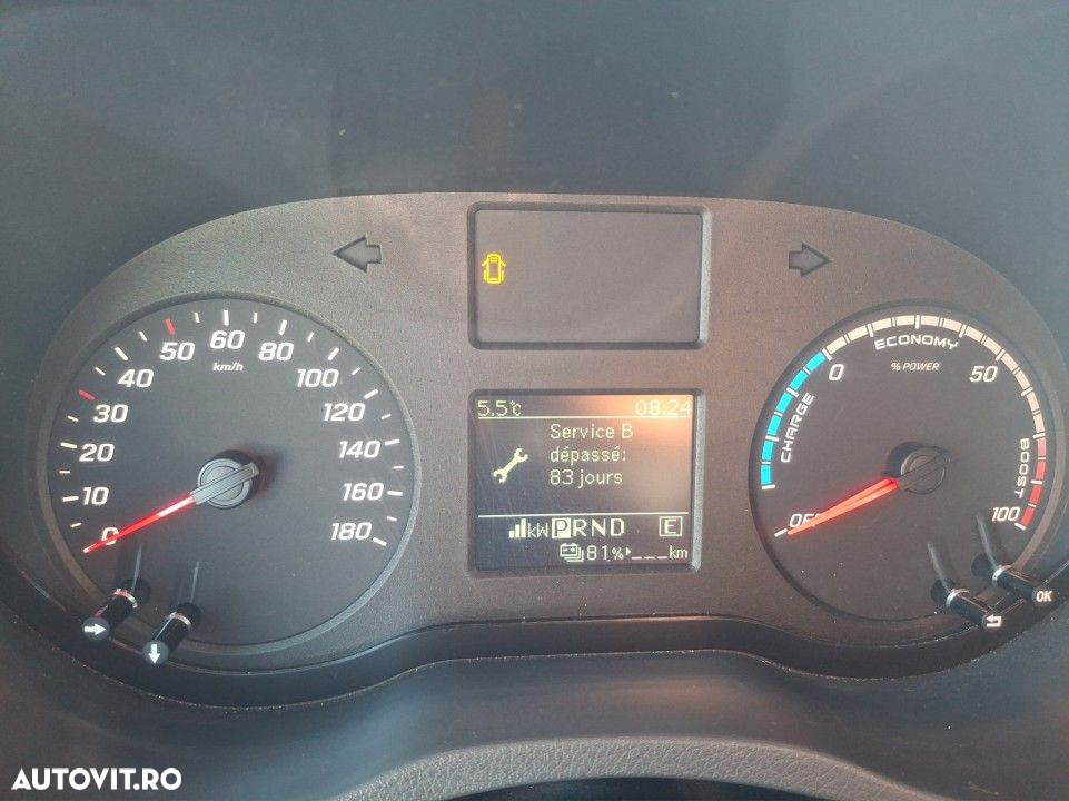 Mercedes-Benz Sprinter - 11
