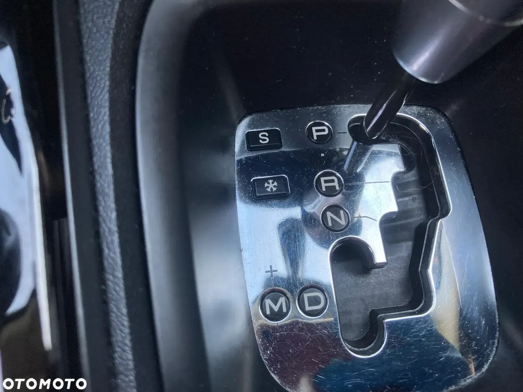 Peugeot 2008 1.2 Pure Tech Allure S&S EAT6 - 32