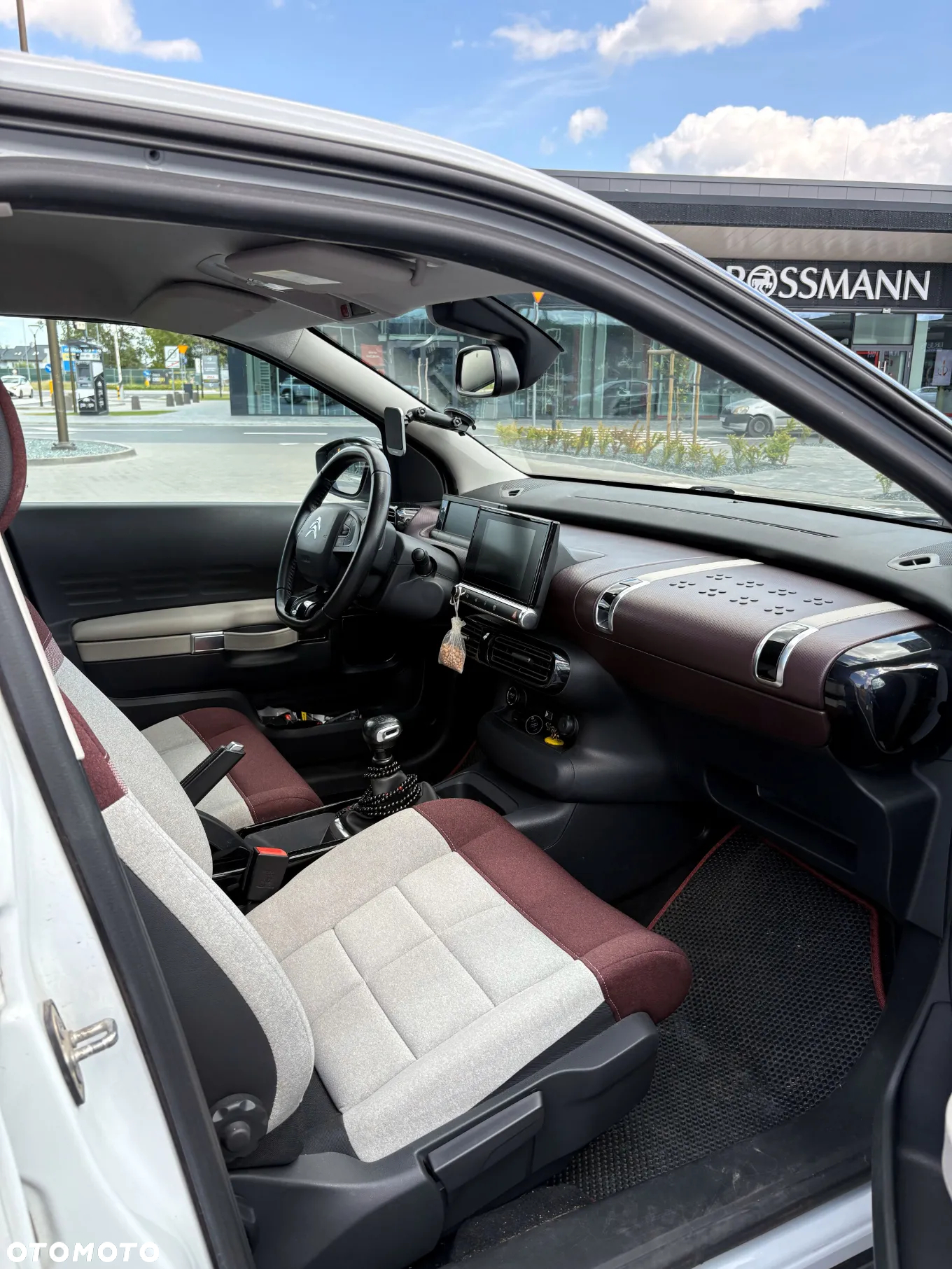 Citroën C4 Cactus 1.2 PureTech Shine S&S - 4