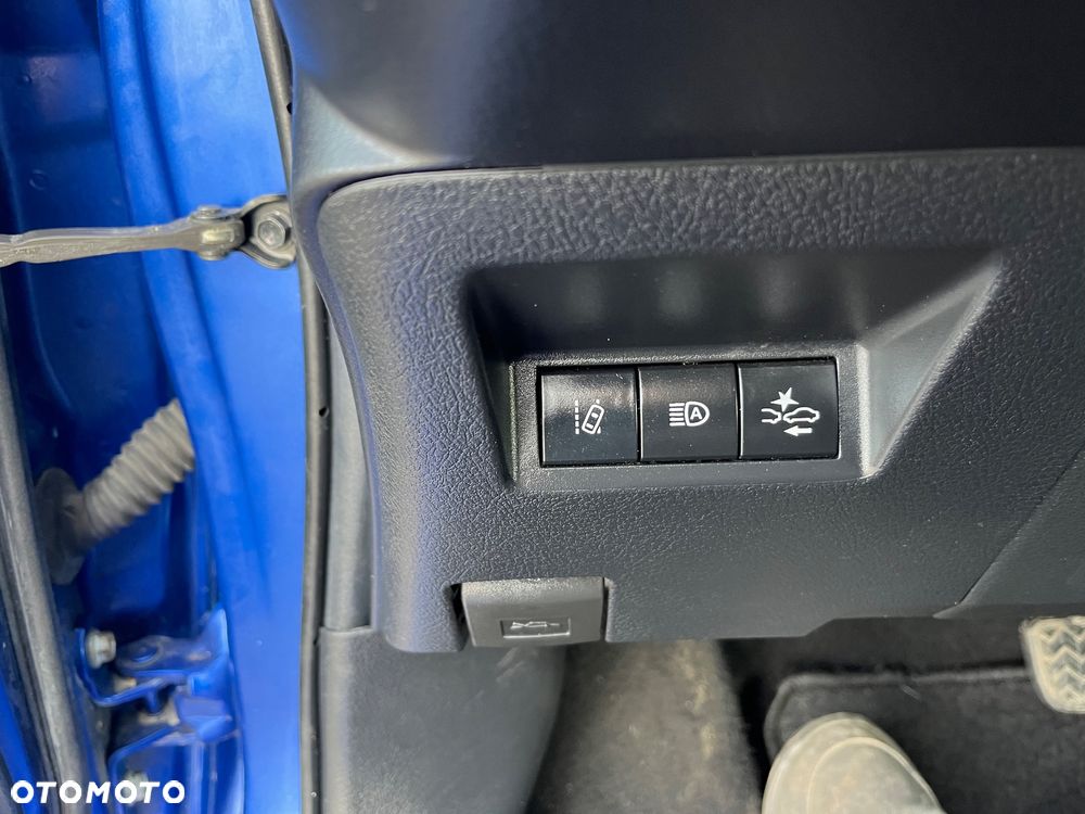 Toyota Yaris Hybrid 100 Selection - 16