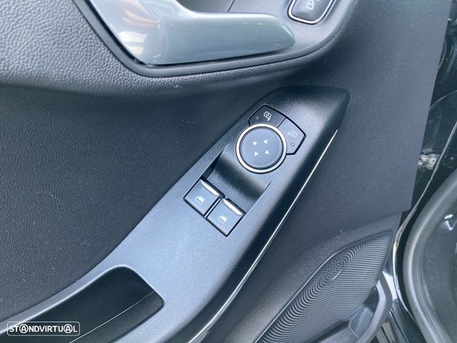Ford Fiesta 1.0 EcoBoost S&S TITANIUM - 25