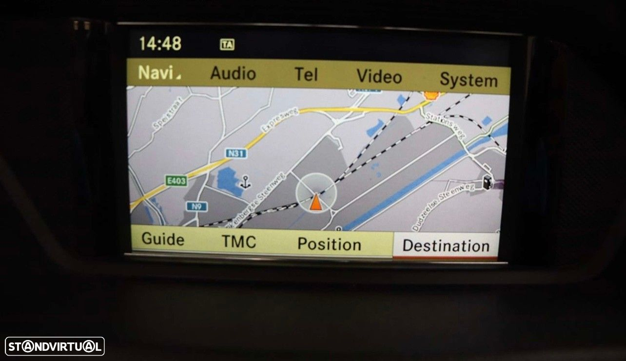 Mercedes-Benz E 220 CDi Avantgarde BlueEfficiency Auto - 36