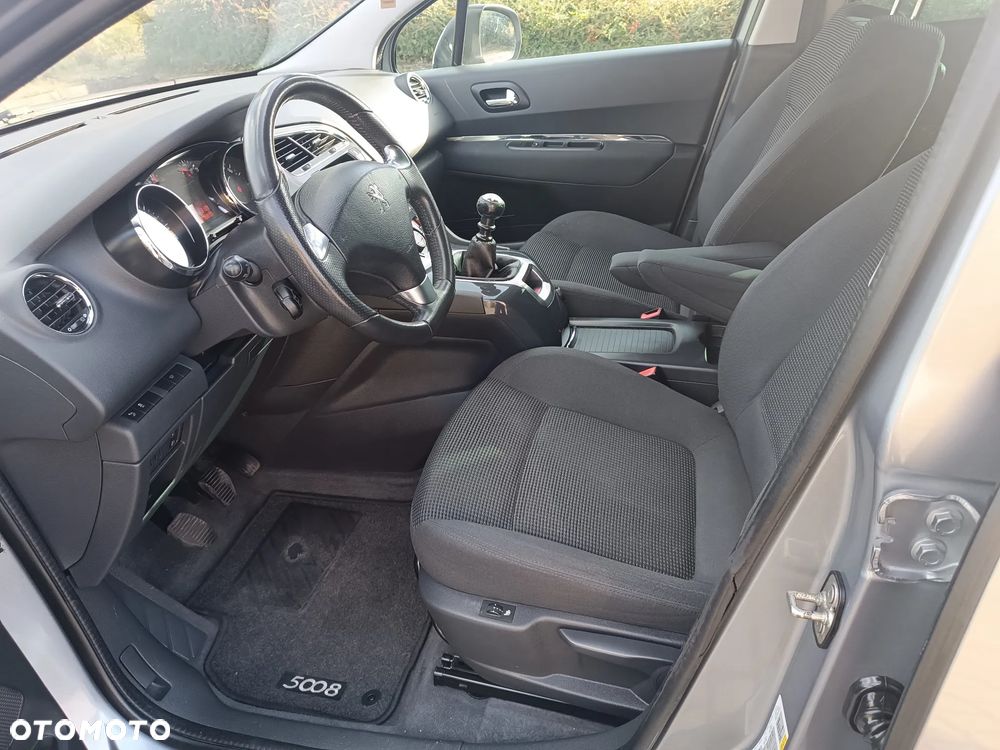 Peugeot 5008 2015