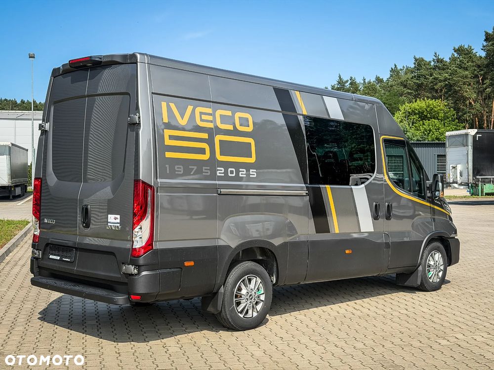 Iveco Daily 35S16A8 V - Furgon Brygadowy 7 osobowy 50 Lecie IVECO od ręki - 11