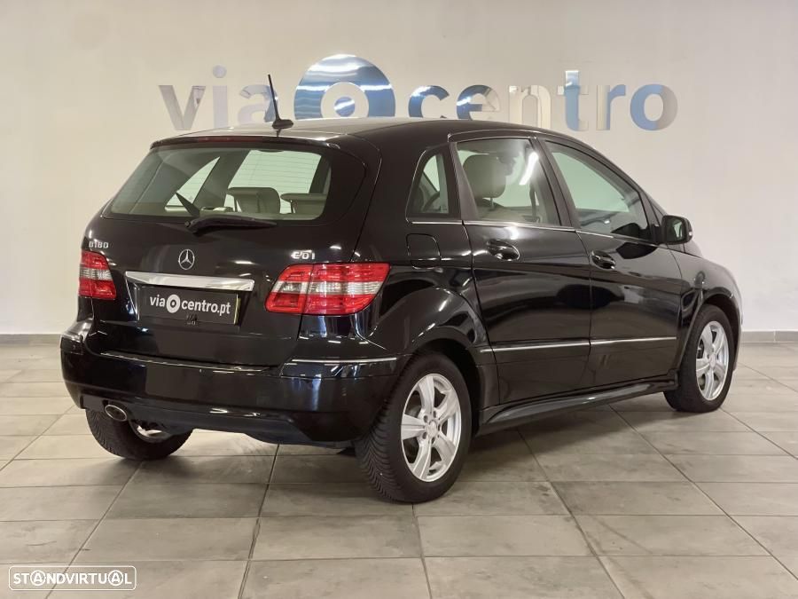 Mercedes-Benz B-Class 2010 photo 4