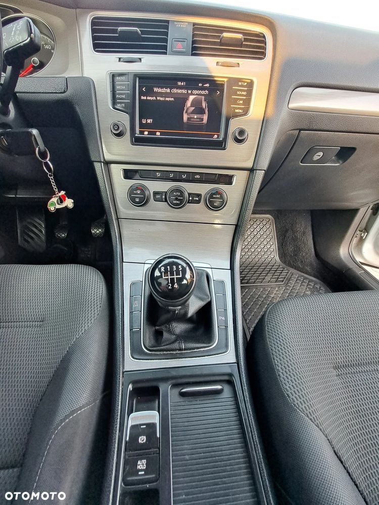 Volkswagen Golf 1.6 TDI BMT Comfortline - 11