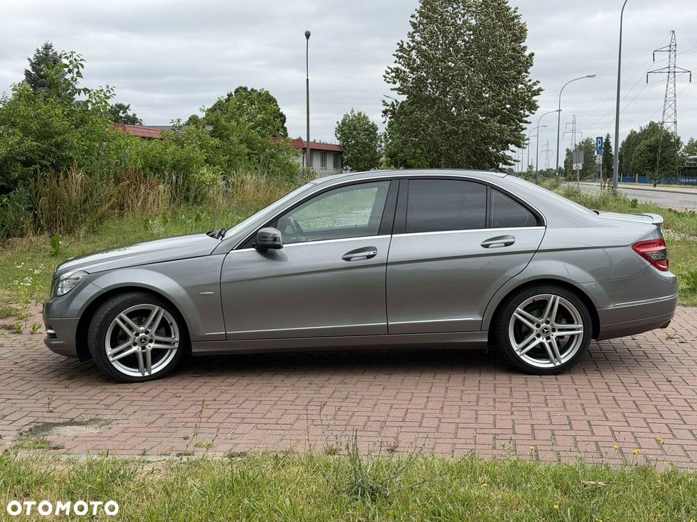 Mercedes-Benz Klasa C 180 BlueEFFICIENCY 7G-TRONIC Elegance - 4