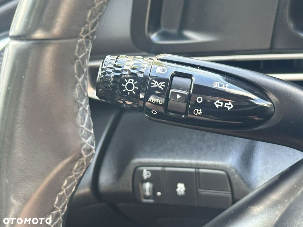 Hyundai Elantra - 22