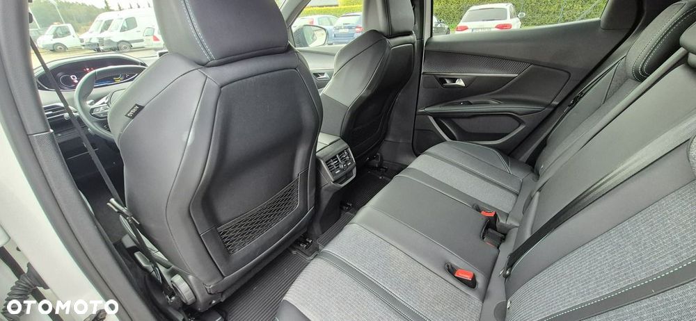 Peugeot 3008 1.2 PureTech mHEV Active Pack S&S e-DCS6 - 24