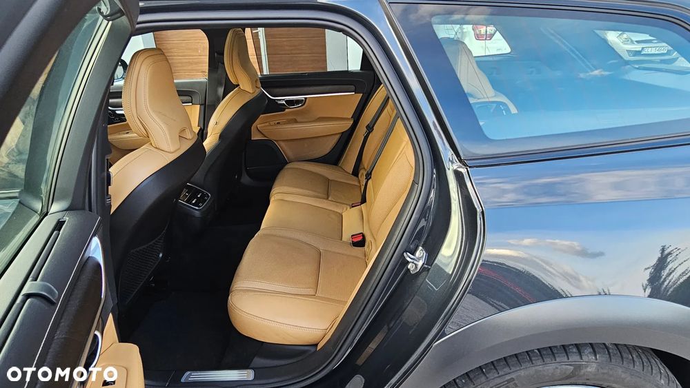 Volvo V90 Cross Country - 21