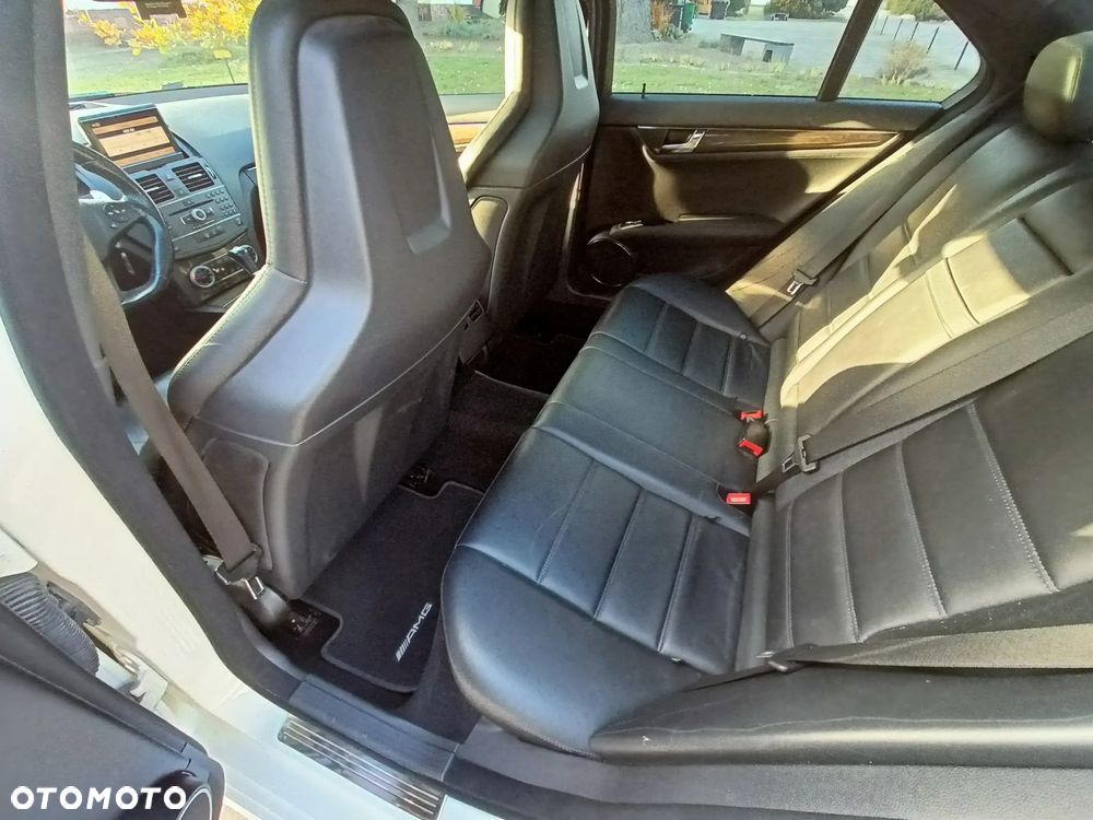 Mercedes-Benz Klasa C 63 AMG 7G-TRONIC SPORT EDITION - 18