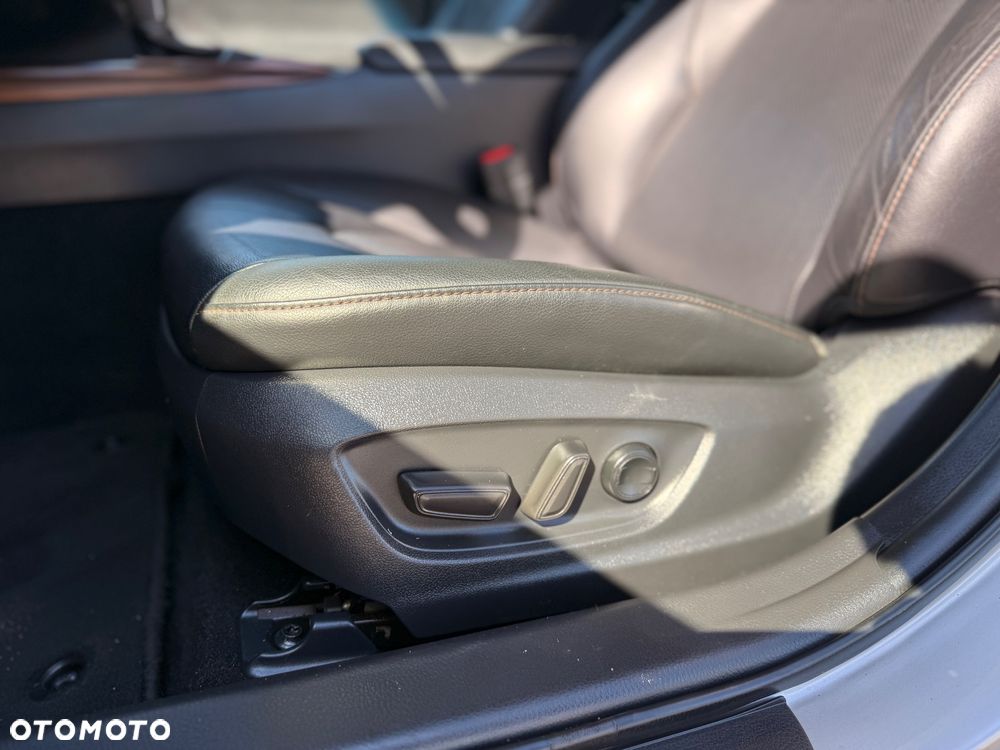 Toyota Camry 2.5 Hybrid Dynamic Force Executive e-CVT - 21