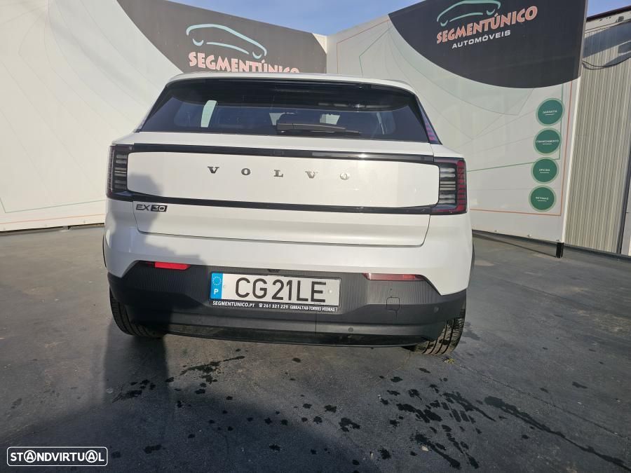 Volvo EX30 Single Motor Extended Range RWD Core - 17