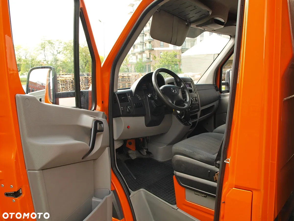Mercedes-Benz Sprinter - 9