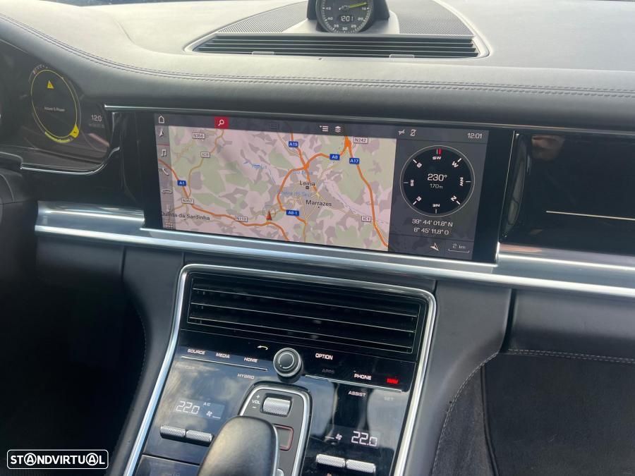 Porsche Panamera Sport Turismo 4 E-Hybrid - 10