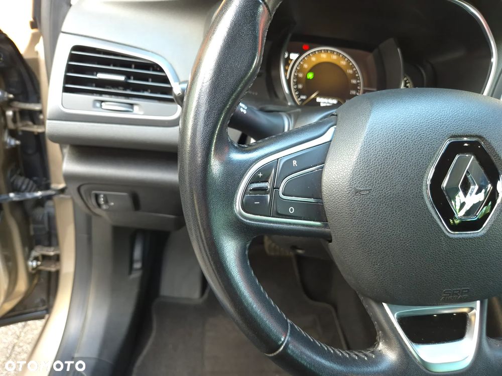 Renault Megane ENERGY TCe 140 EDC LIMITED - 22