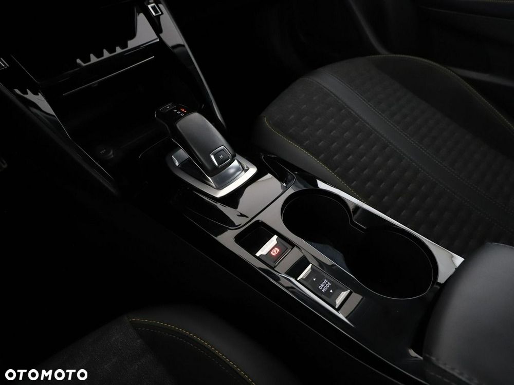 Peugeot 2008 PureTech 130 Allure S&S EAT8 - 31