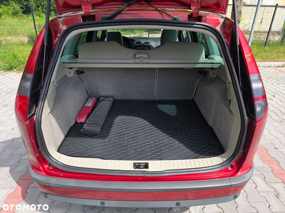 Ford Focus 2.0 TDCi Ghia - 5