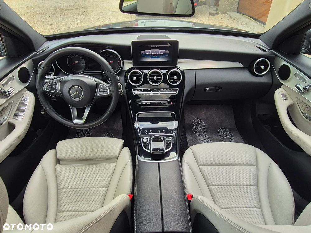 Mercedes-Benz Klasa C 300 7G-TRONIC AMG Line - 14
