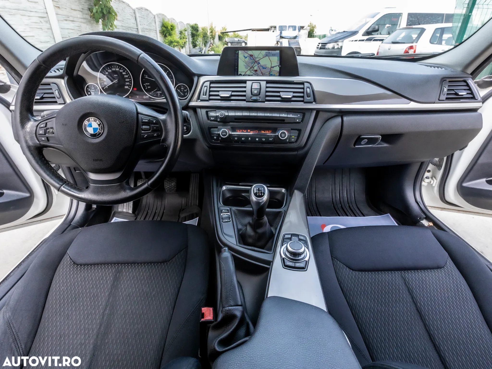 BMW Seria 3 316d - 14