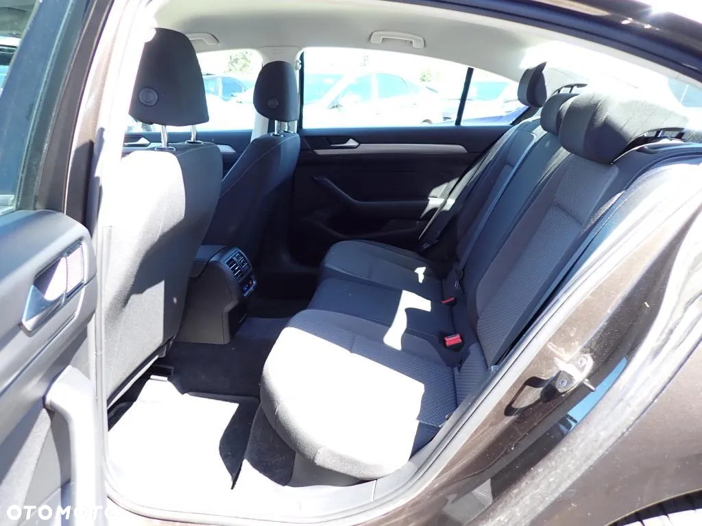 Volkswagen Passat 2.0 TDI BMT Comfortline - 8