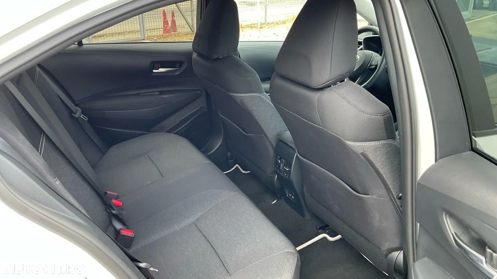 Toyota Corolla 1.8 HSD Dynamic - 8