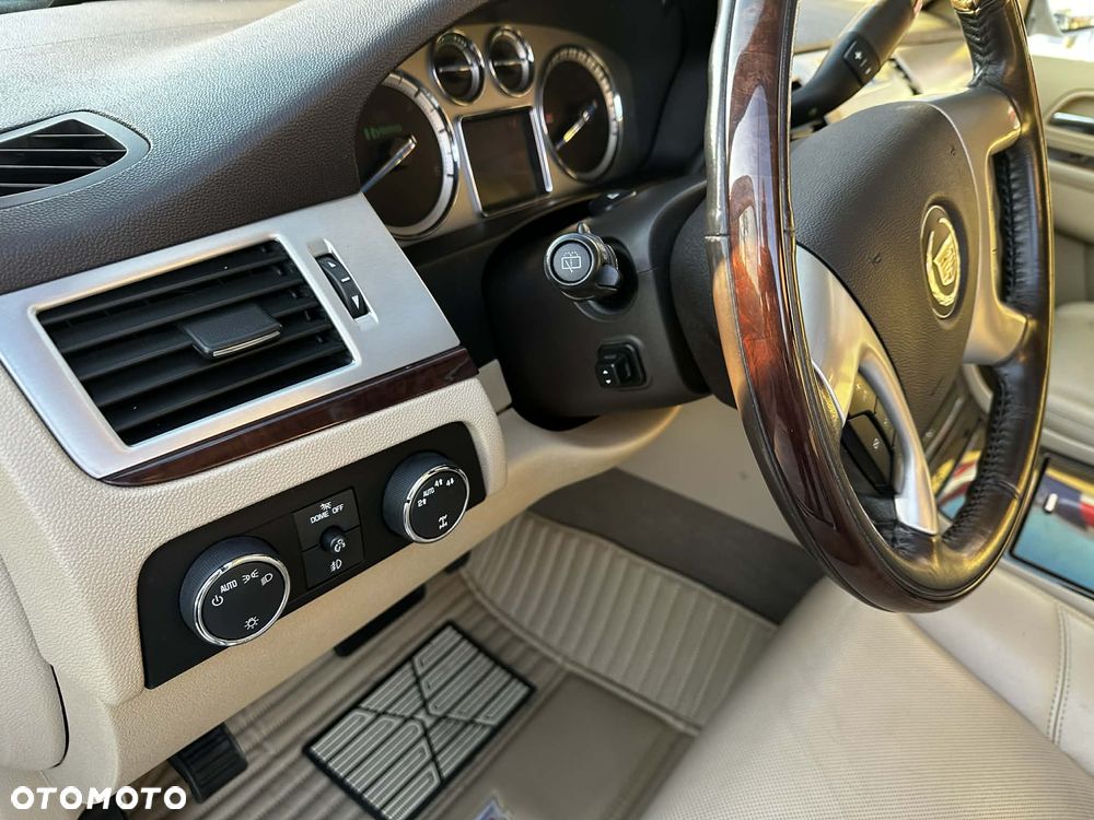 Cadillac Escalade - 18