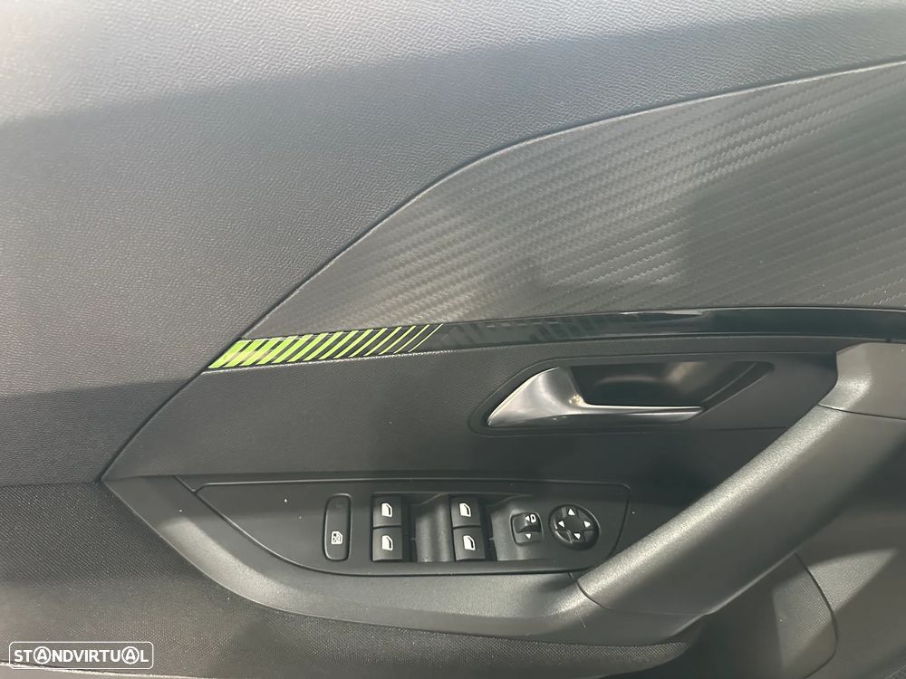 Peugeot 2008 1.2 PureTech Active - 8