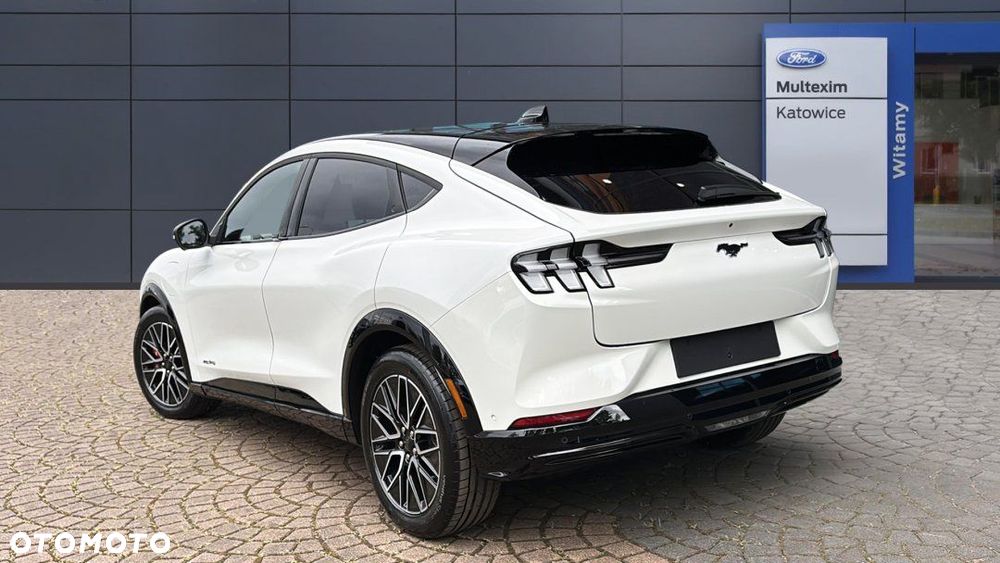 Ford Mustang Mach-E - 3
