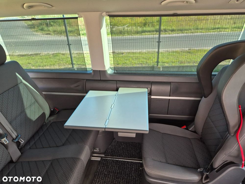 Volkswagen Multivan - 32