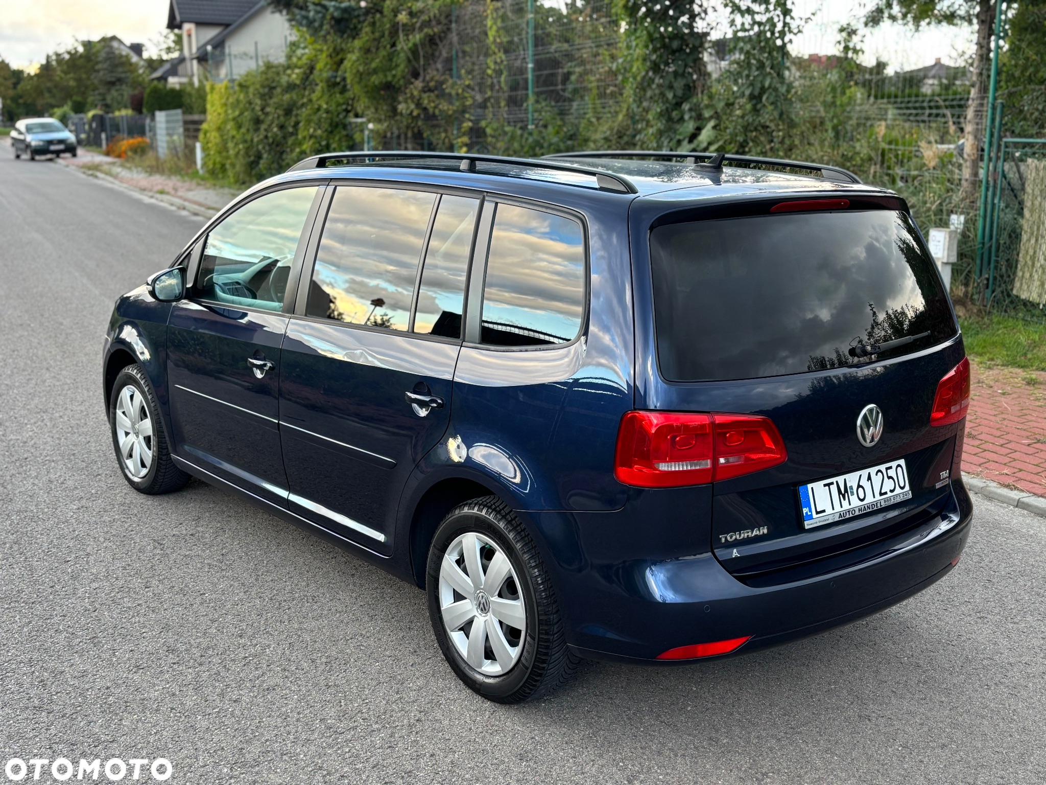 Volkswagen Touran - 17
