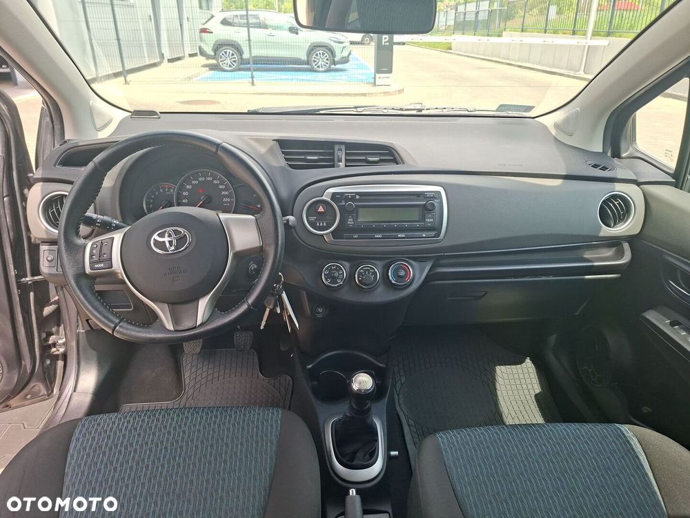 Toyota Yaris - 12
