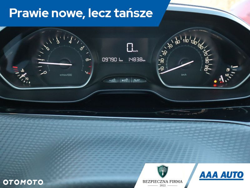 Peugeot 208 - 12