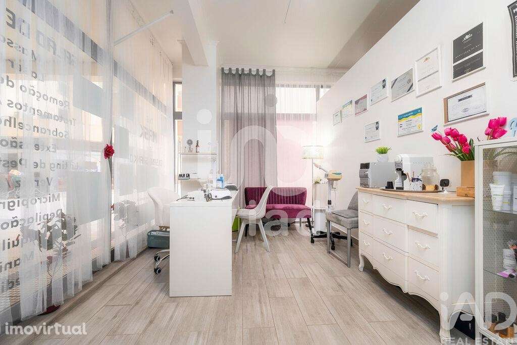 Loja / Estabelecimento Comercial em Faro (Sé e São Pedro) de 35,00 m2 - Grande imagem: 2/21