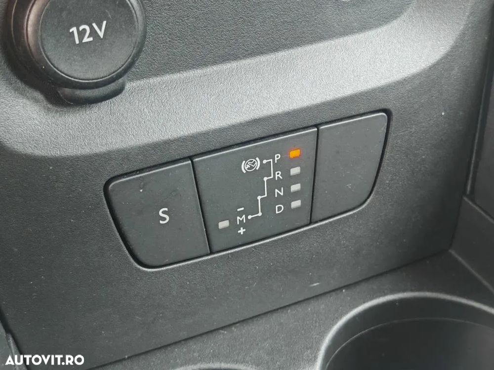 Citroën C3 1.2 PureTech S&S EAT Shine - 13