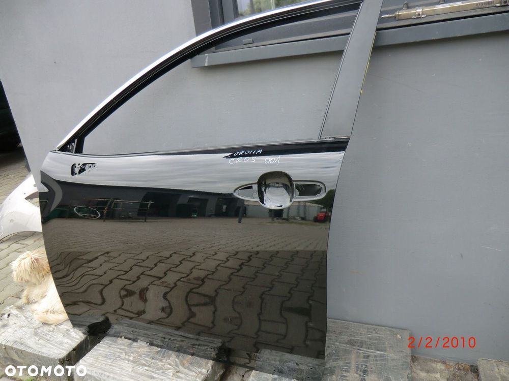 TOYOTA COROLLA CROS DRZWI LEWE PRZEDNIE - 3