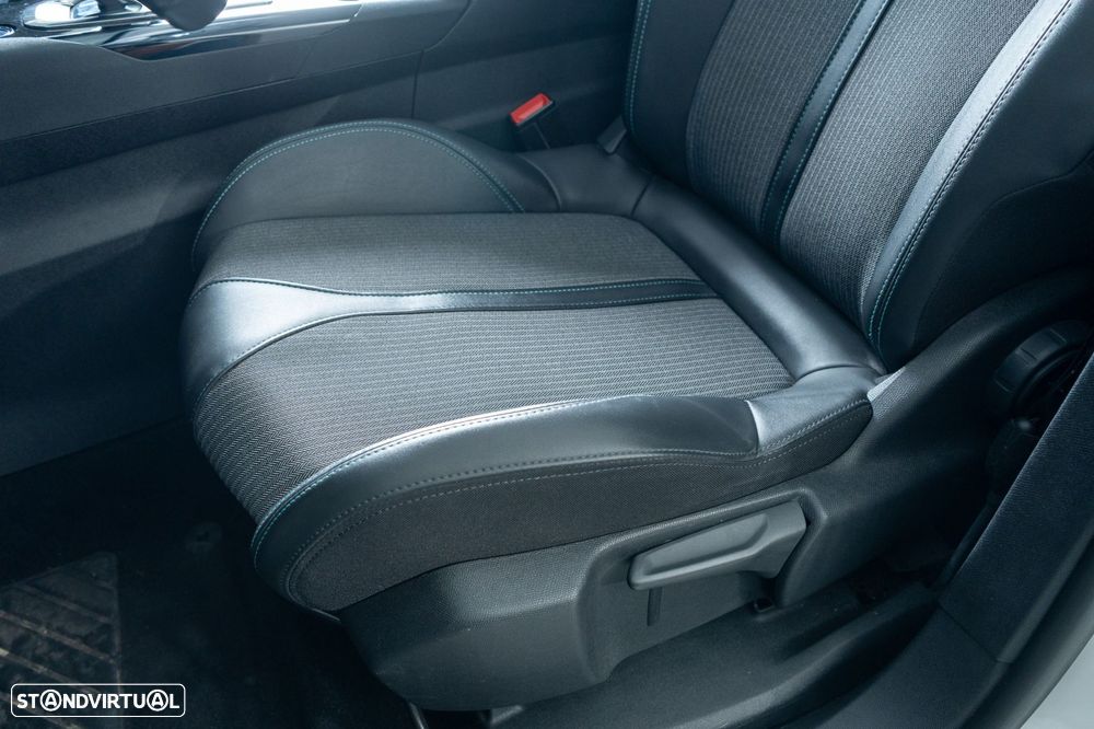 Peugeot 5008 1.2 PureTech Allure EAT8 - 6