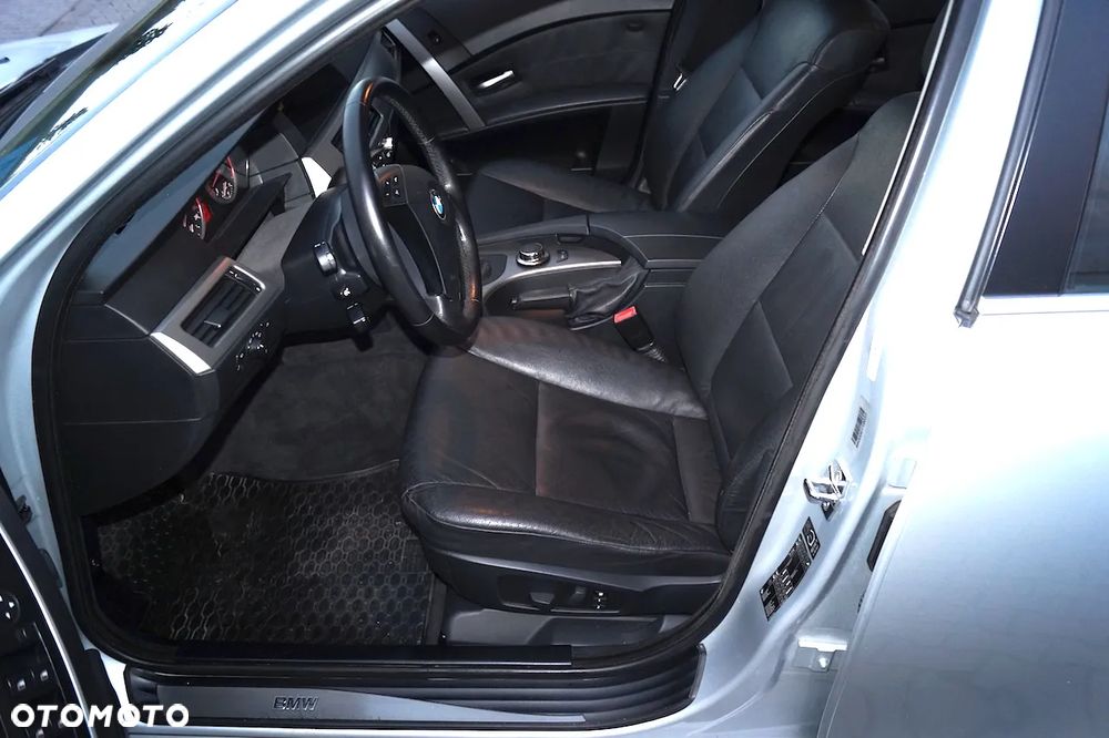 BMW Seria 5 525i - 18