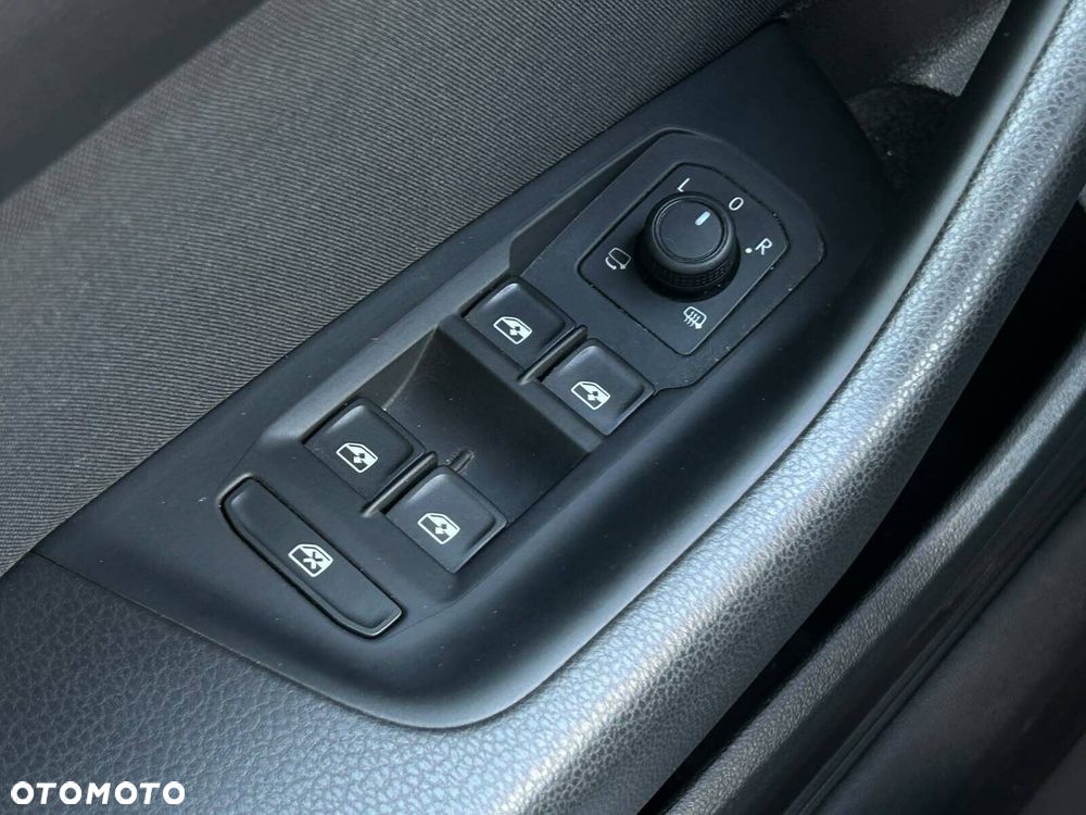 Volkswagen Passat Variant 2.0 TSI Business DSG - 20