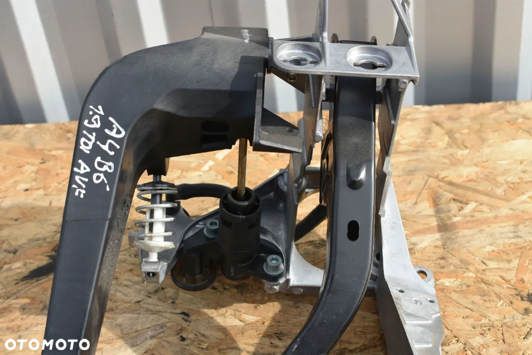 PEDAŁY PEDAŁ HAMULCA SPRZĘDŁA AUDI A4 B6 B7 1.9TDI 8E1721117A - 2