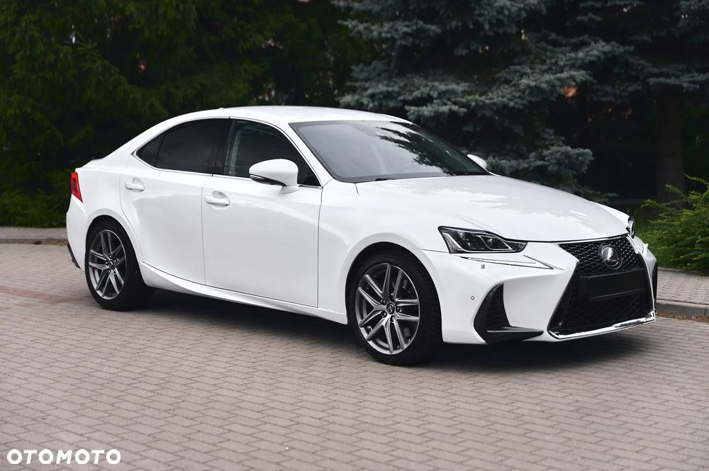 Lexus IS 200t / 300 F Sport - 15