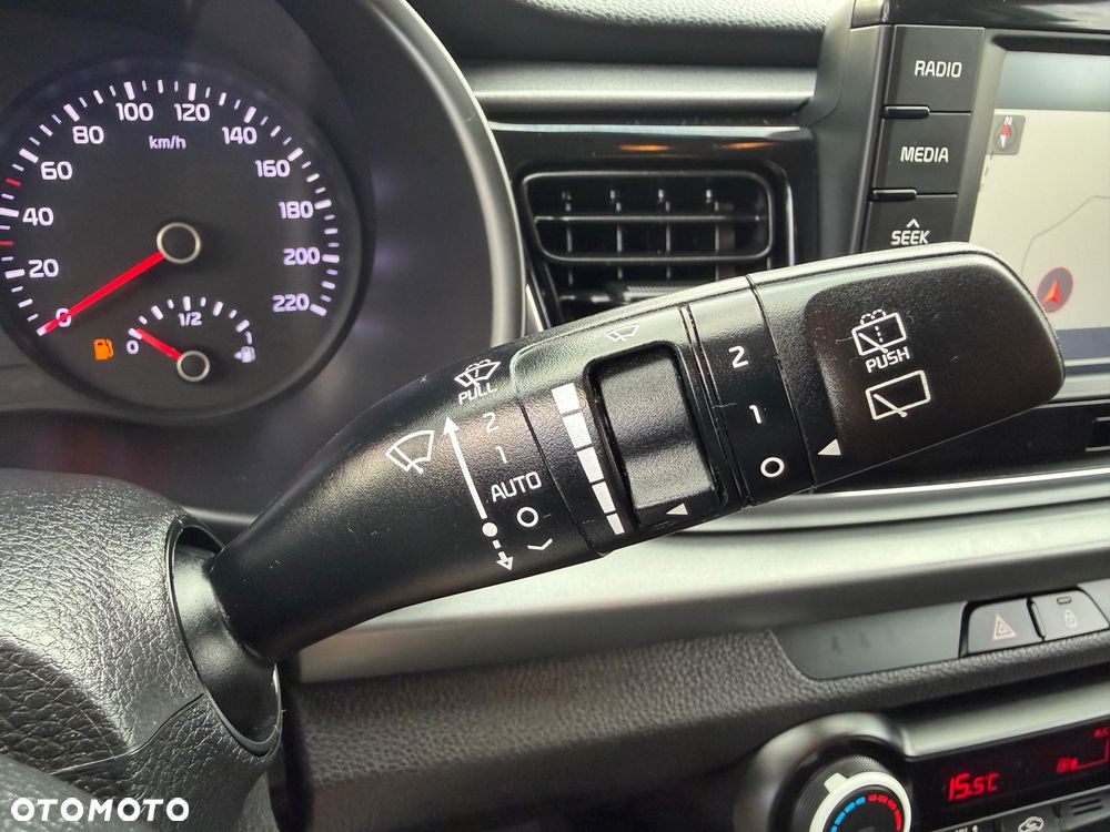 Kia Rio 1.2 Dream Team Edition - 29