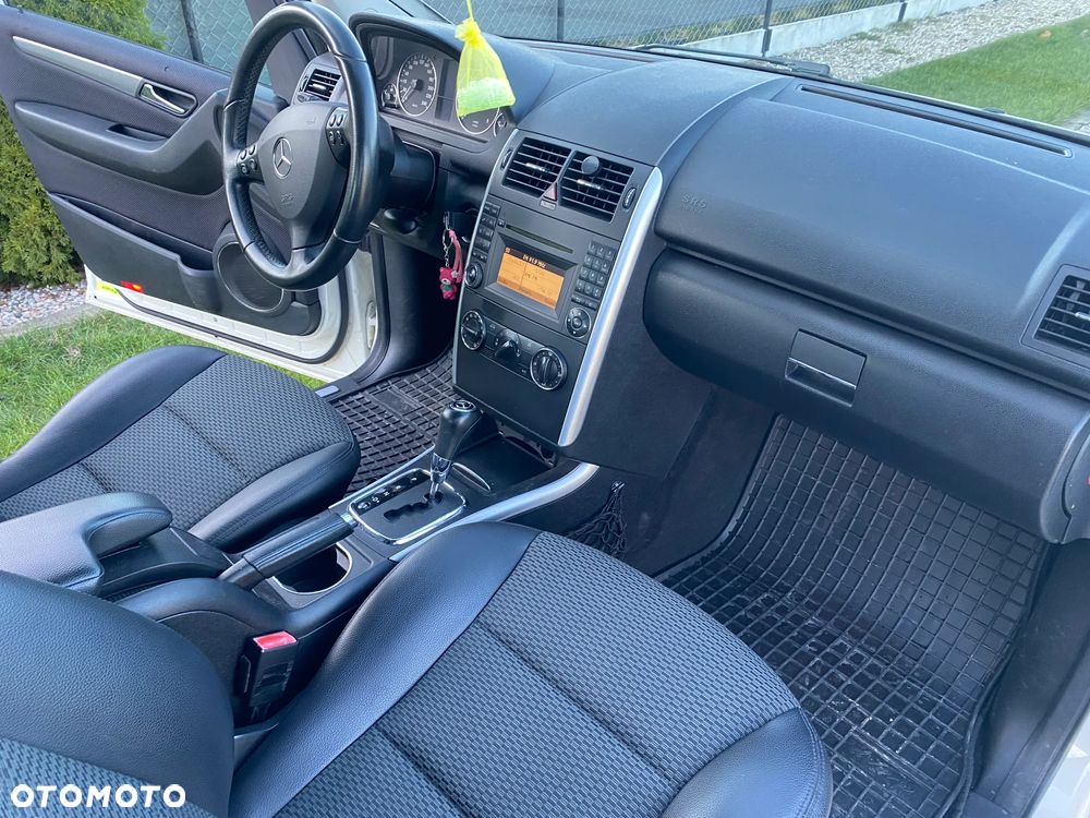 Mercedes-Benz Klasa A 180 CDI Autotronic Avantgarde - 16