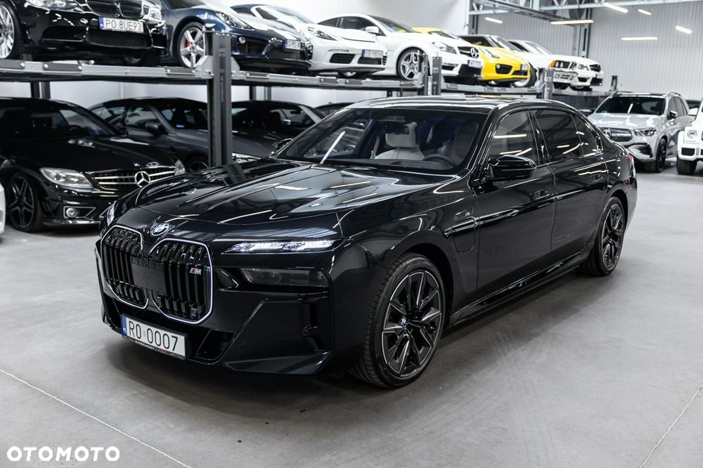 BMW Seria 7 M760e PHEV xDrive Individual Edition sport - 3