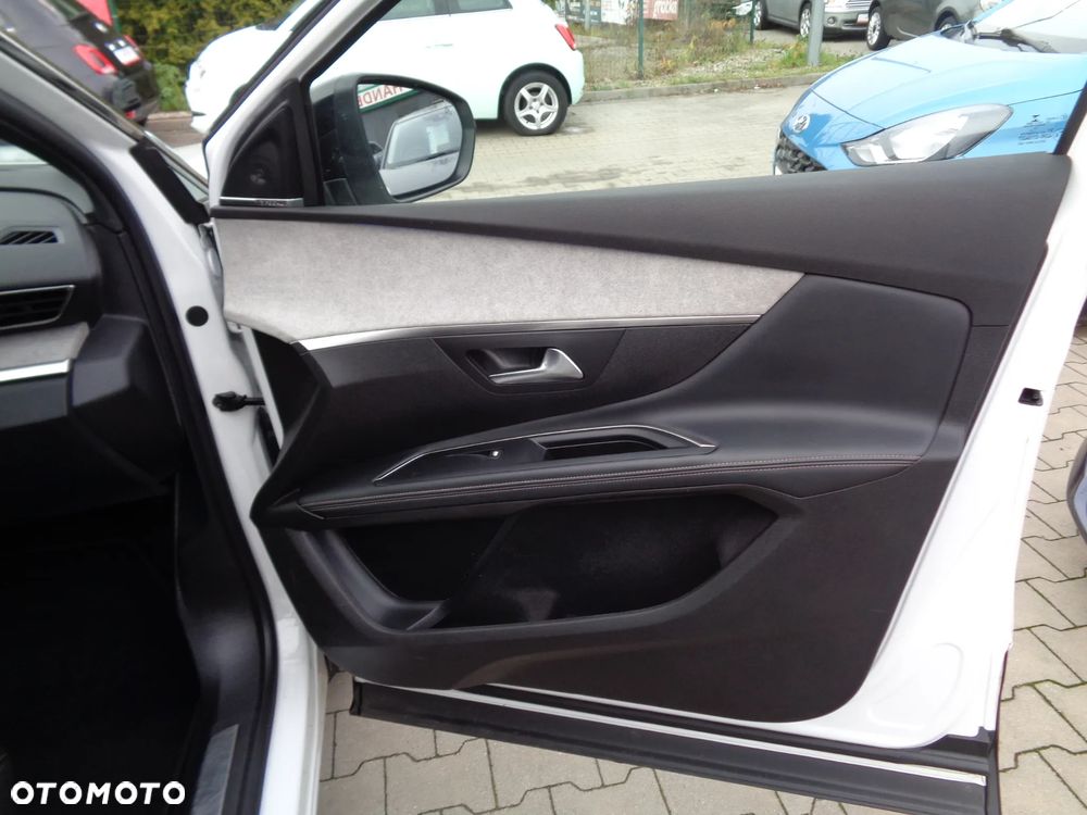 Peugeot 5008 BlueHDi 180 EAT8 GT Pack - 29