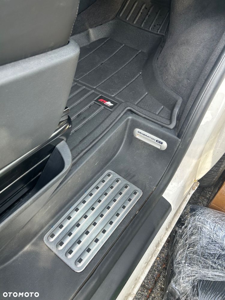 Volkswagen Multivan 2.0 BiTDI L1 Generation SIX 4Motion DSG - 11